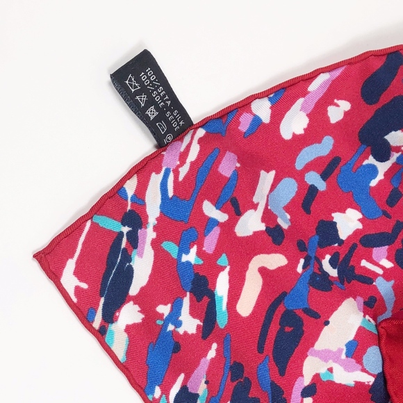 NWOT Chanel 100% Authentic Square Scarf - Picture 7 of 7